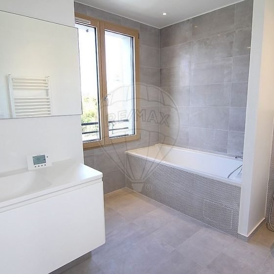 070a36f1-73ef-4345-bc96-a68a367cdb38