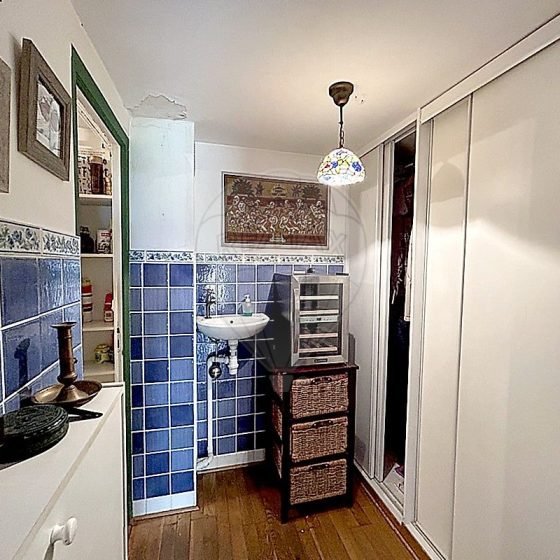 07b9c005-d6ad-4efa-a97d-efdb76d120a3