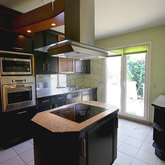 0a1a8995-25c6-454a-94e1-49158158ee64