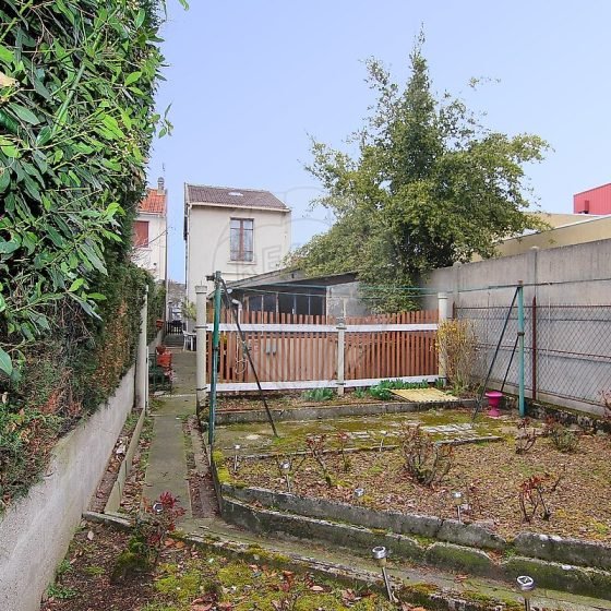 0b649bd3-ad3b-4063-8d88-b33973981f25