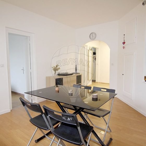 0f07fb85-29f9-42e6-8f33-4b72a009cb1e