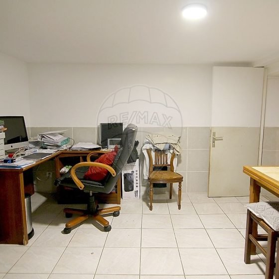 10ad6865-5e9d-4839-aeb1-acc1a5e2d5a7