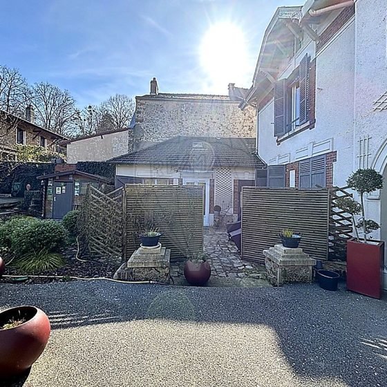 249b792b-7e23-4162-8875-7e2f98033f18