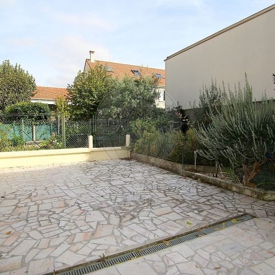 2bcf8f09-b264-407b-8a8a-e4c146e3221d