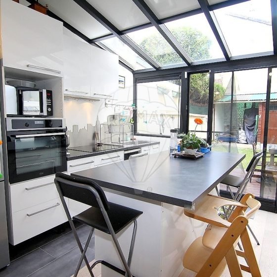 388c3823-bcfd-4d00-b205-7a8d8d8949a2