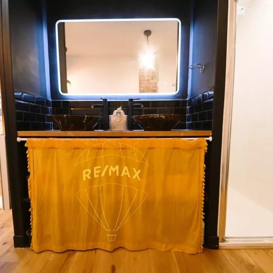 3fb0be341b773feab653653a3ae1864b_16d97c0e8b_1920-original