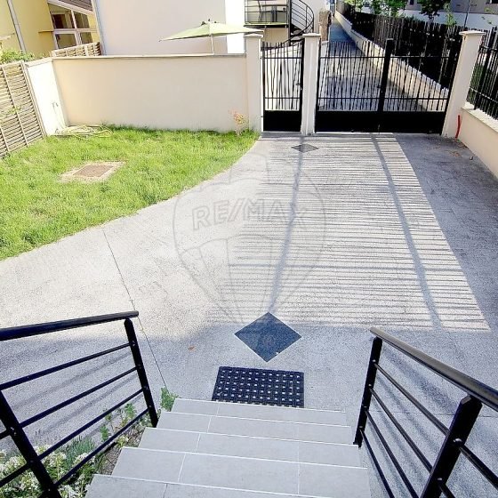 49c0b112-361b-441b-a333-d7ed39562a7c