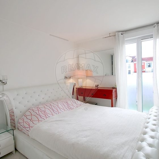 4b999505-7f02-46b9-ab56-2d6c308bbf6b