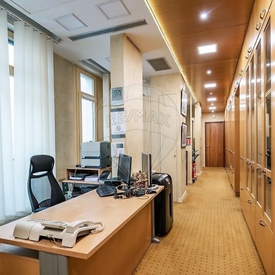 4edaf1d0-0a62-46ee-9188-2b4d350660f5