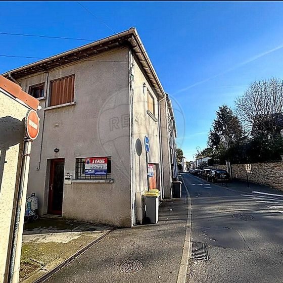 51a5b979-eb35-4406-b29f-09b3c4a2d04a