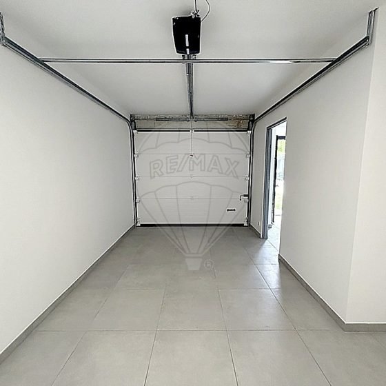 760c37a7-7a8b-4e20-95e3-3dc2997e805f