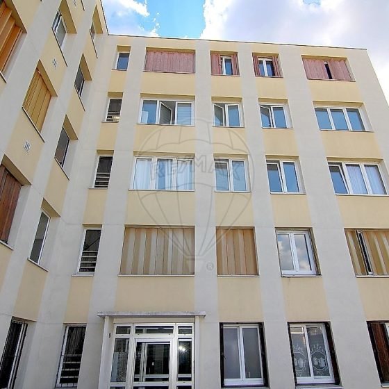 80cab637-d5e8-4a3d-a982-6bd303e766b2