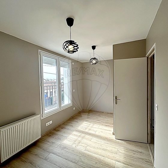 92d4a4d9-2d46-4ac6-85b5-fb7aa9c2b54f