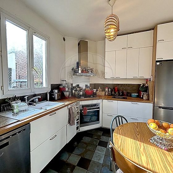 93ee8bfc-f358-497a-8507-2506ff324eb1