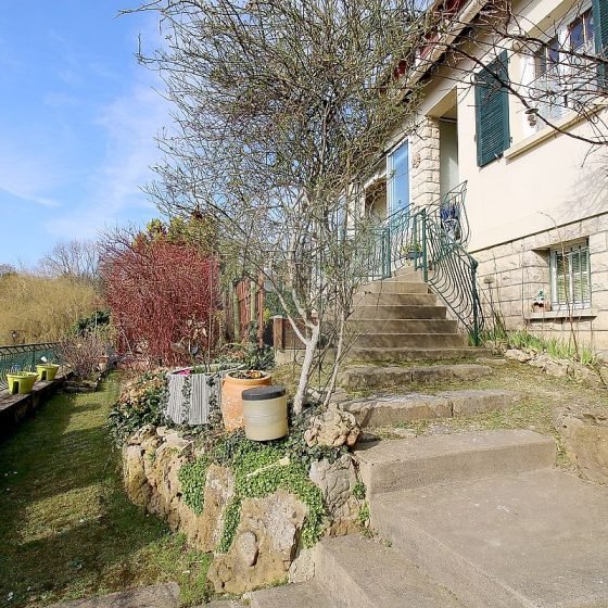 a07a69c6-0efe-422b-ba01-bc4ae2ffab39