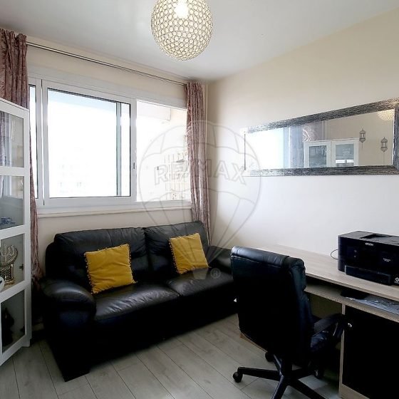 a559e567-25f3-44dc-9b9c-d3d990f7c40f