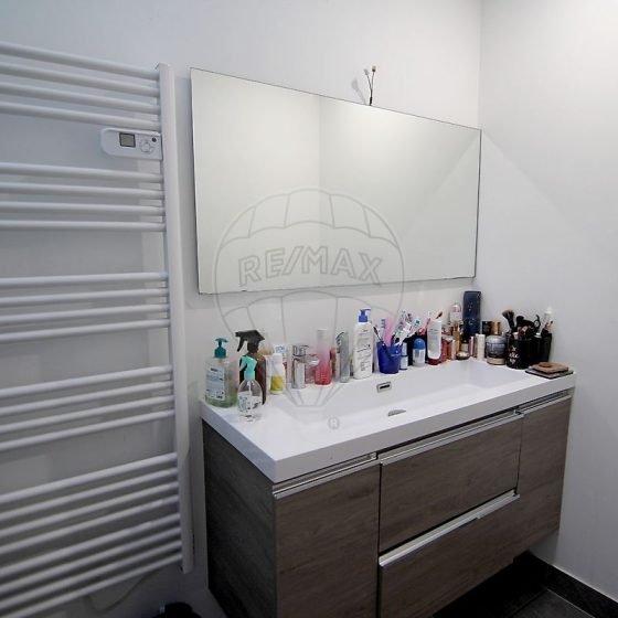 a5e6eec3-130f-4dcb-8b62-5df303505fa8