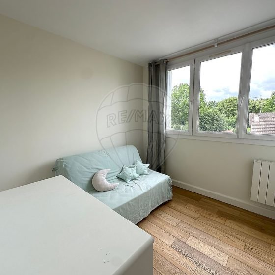 b28ef6d8-ffa4-4e69-9d5b-fbcd6e68845b