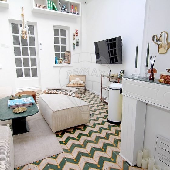 b4aa3227-0b30-49eb-a7c7-bf81d655334d