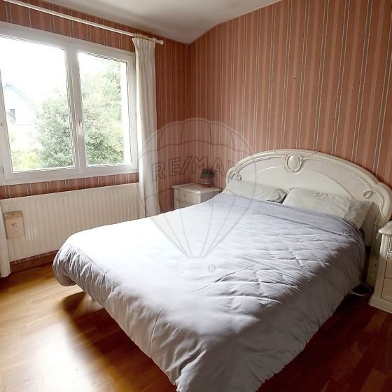 c0b84b7a-b327-435a-ad2d-36891cf2f354