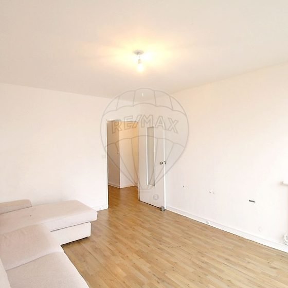 c10fc235-3be7-40e0-8a12-3ba7484b25a7