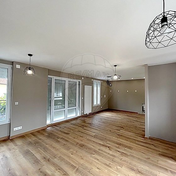 c1b480b6-64d4-4c96-8ccb-acf37d7326af