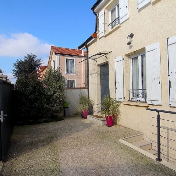 d09fa64f-8081-40f6-9ef0-82fe1eea4887