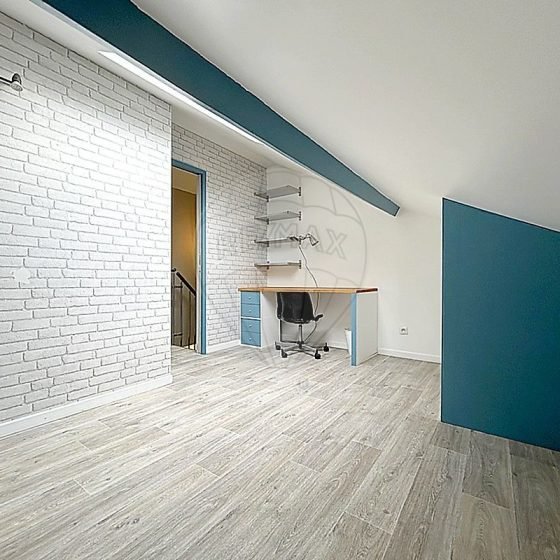 d21a4ecc-9580-4e07-b812-575f6dd88047