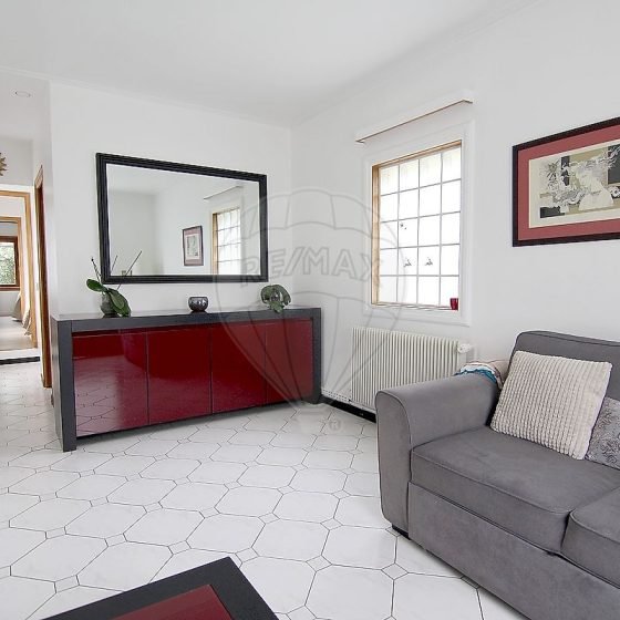 d26cf8bd-c5fd-439a-ad3f-d4cce033eeac