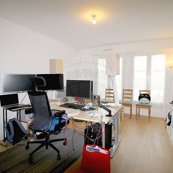 d2fa6d3f-87eb-478d-928a-4dba3377421c