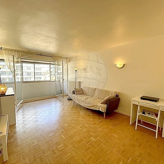 d4c8f280-4264-4cb6-8b79-d0f296c755cc