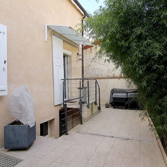 d89b7194-a0fa-4de3-8a46-ad19e1530106