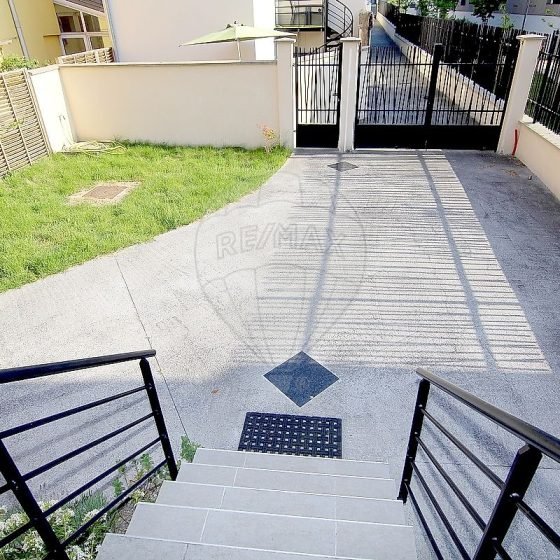 e029646d-165d-4c1a-af9f-039b4ffc71be