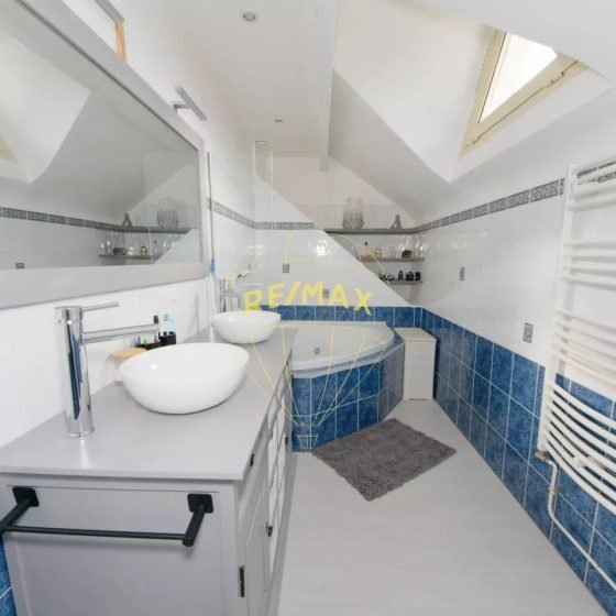 e4fc63a915556951482f0122840fbd94_f752b65122_1920-original