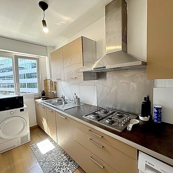 e98efedc-65df-4b74-8c07-f08442cc5188