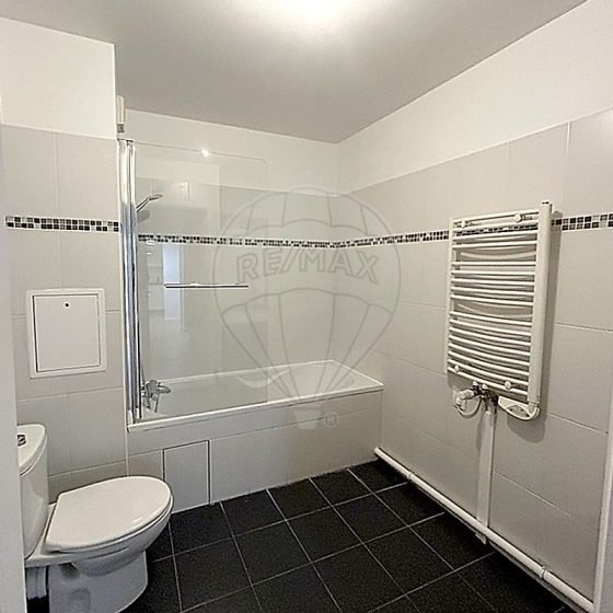 fe073490-7dd5-4806-aedb-fc92d2116f8c